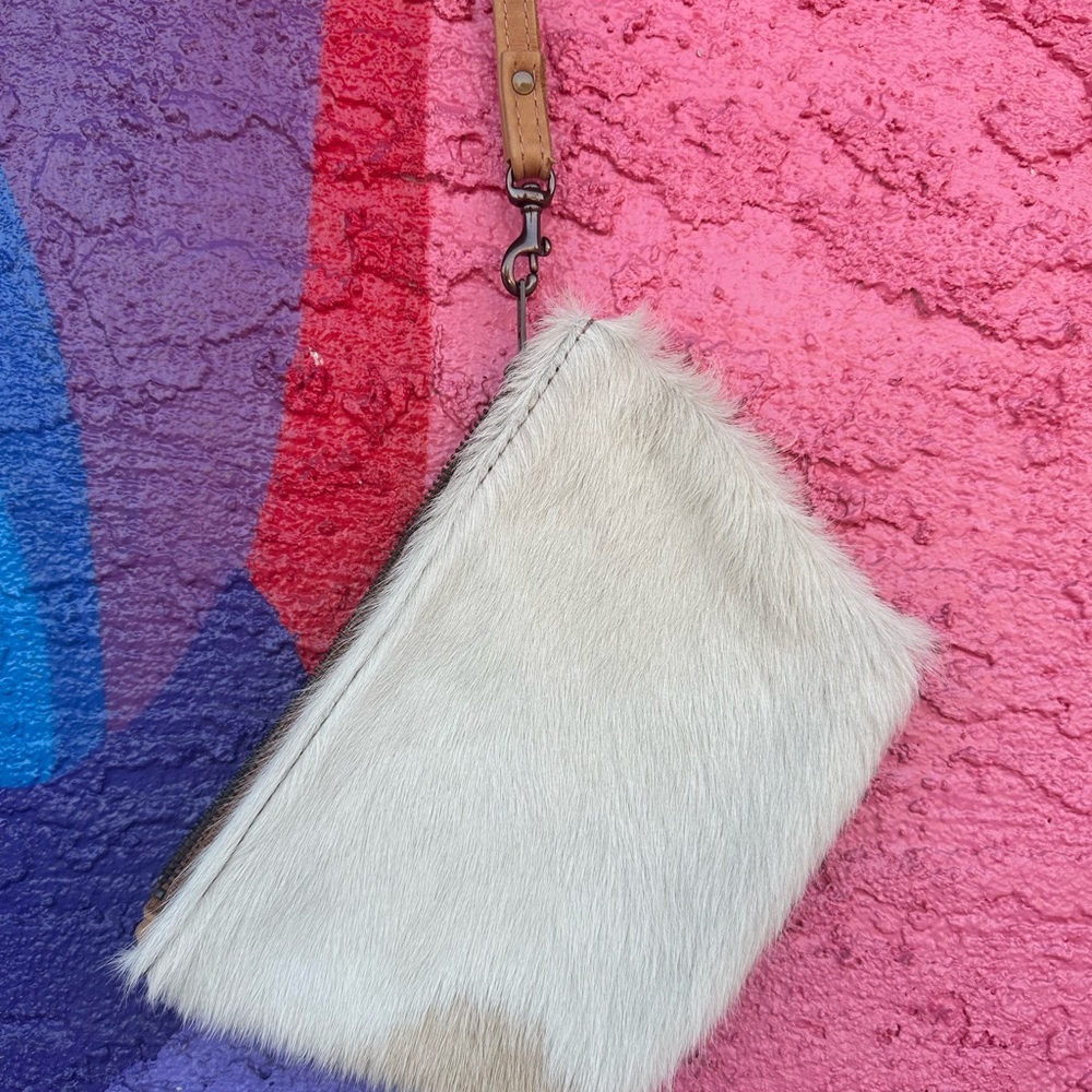 Canoe, western leather cowhide clutch - Picture 2 of 9
